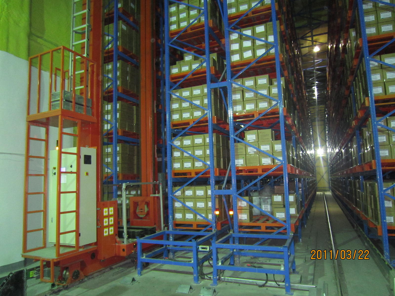 رفوف تخزين الصلب الصناعية المخصصة ، رفوف المتاجر الثقيلة 3000 كجم كحد أقصى